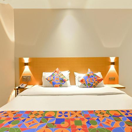 Fabhotel Penthouse - A K Dev Road Guwahati Exteriör bild
