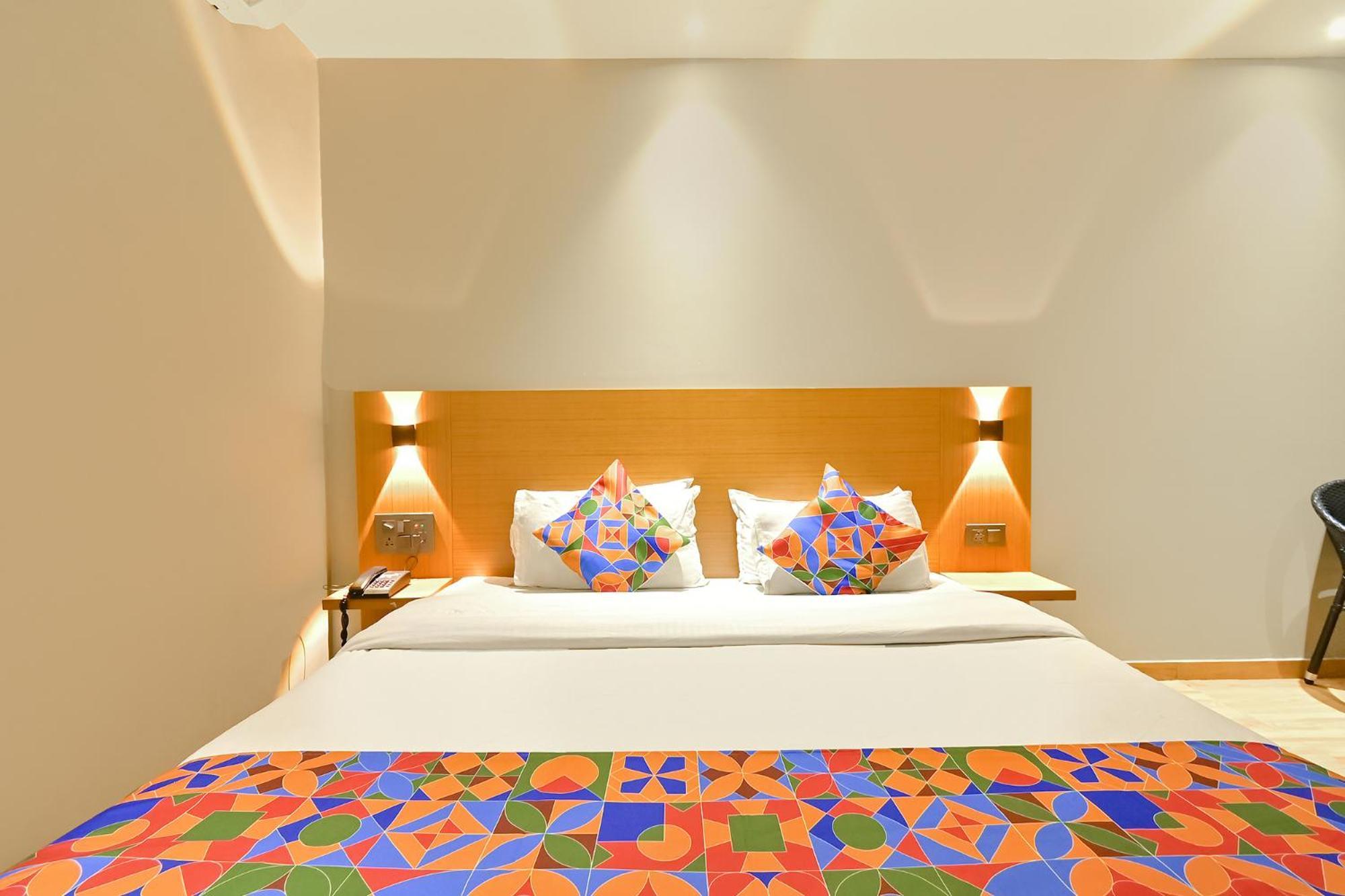 Fabhotel Penthouse - A K Dev Road Guwahati Exteriör bild
