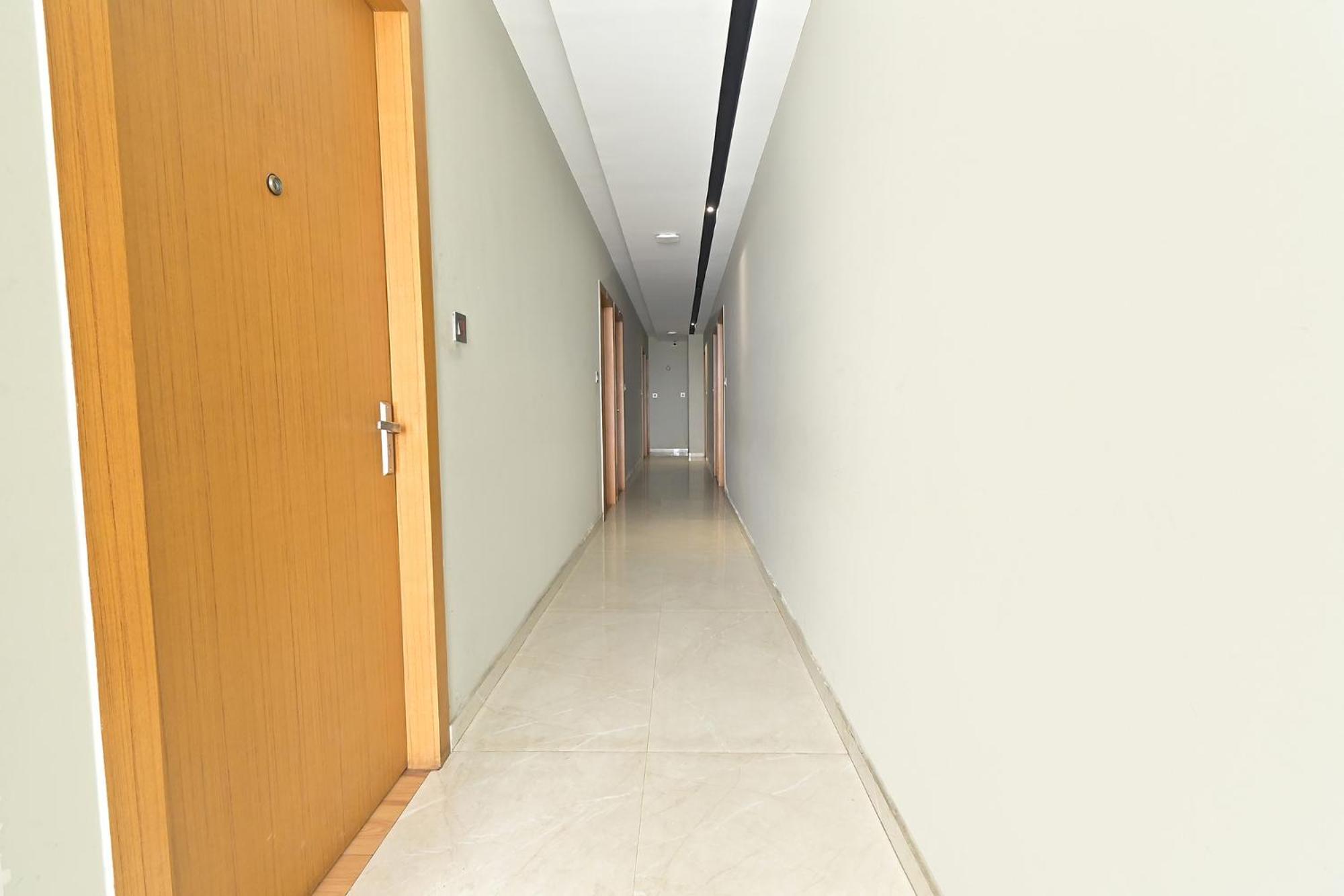 Fabhotel Penthouse - A K Dev Road Guwahati Exteriör bild