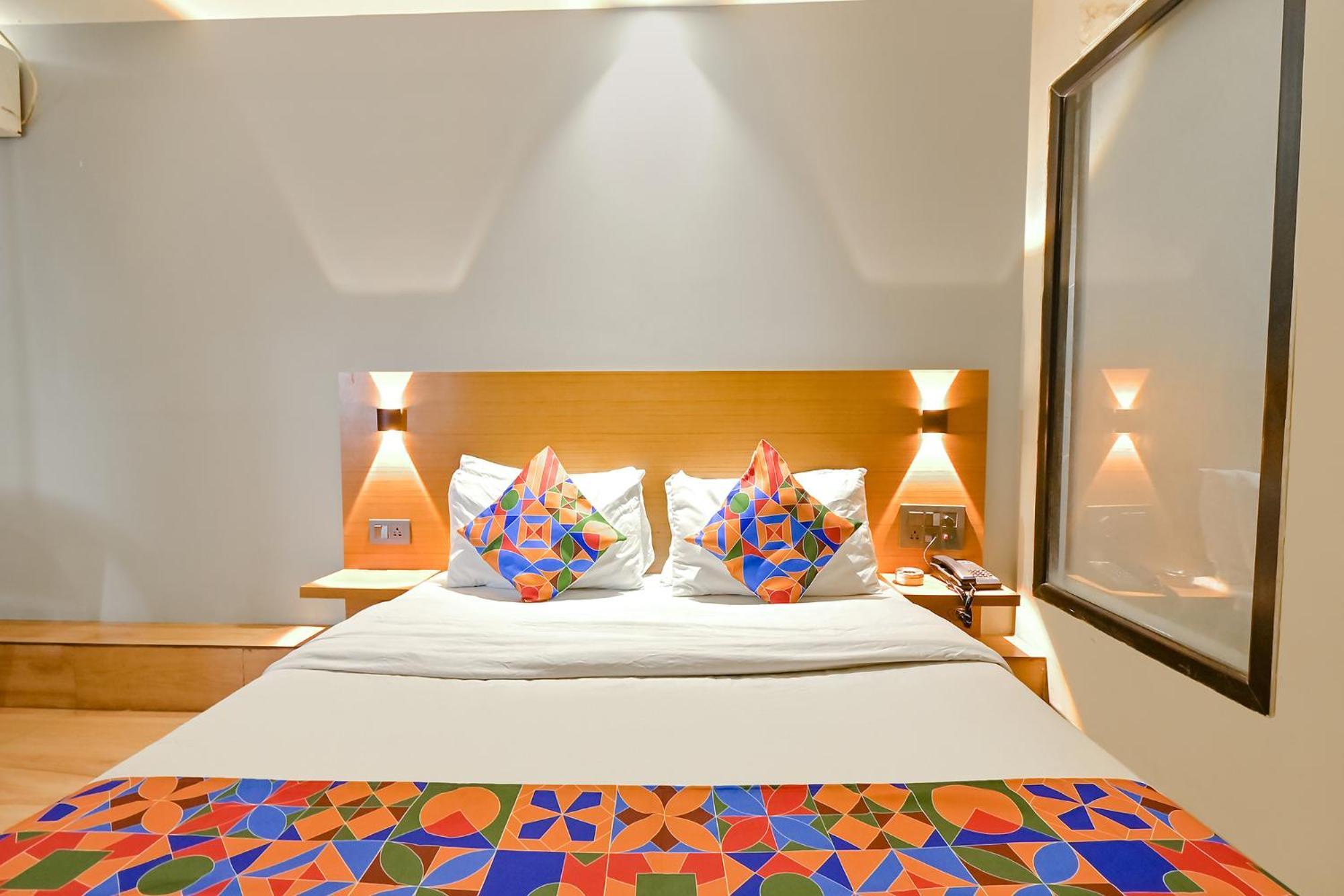 Fabhotel Penthouse - A K Dev Road Guwahati Exteriör bild