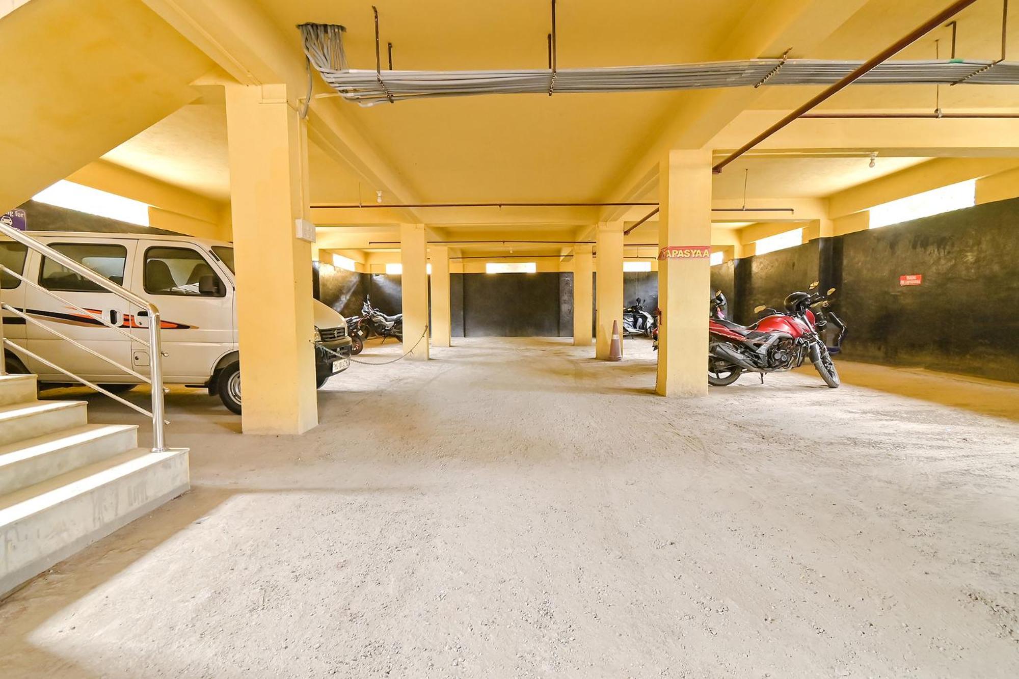 Fabhotel Penthouse - A K Dev Road Guwahati Exteriör bild